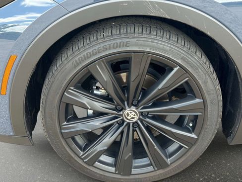 Used 2025 Toyota Crown Nightshade AWD/4WD image 10