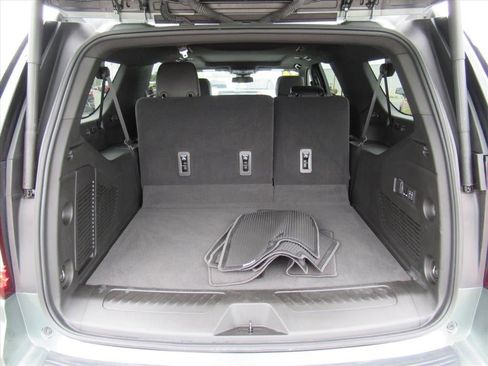 Used 2024 GMC Yukon XL SLT w/ SLT Premium Package AWD/4WD image 34
