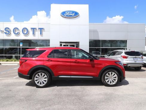 Certified 2025 Ford Explorer Platinum w/ LUX Leather Package AWD/4WD image 16
