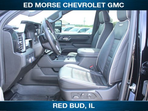 Used 2025 GMC Sierra 2500 AT4X AWD/4WD image 7