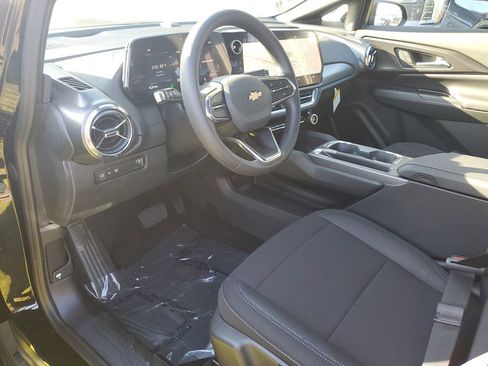 New 2026 Chevrolet Equinox EV LT image 17