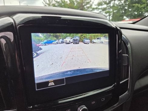 Used 2023 Chevrolet Traverse LT FWD image 15