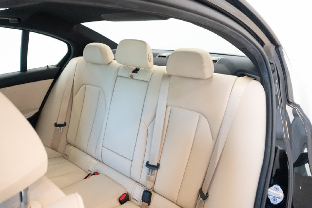 Used 2021 BMW 330i Sedan w/ Convenience Package RWD image 17