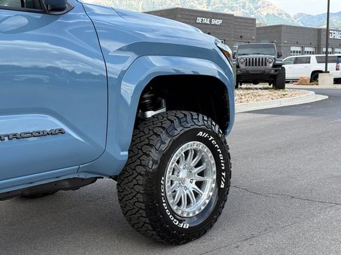 Used 2026 Toyota Tacoma SR5 AWD/4WD image 7