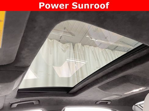 Used 2015 BMW 750Li xDrive image 3