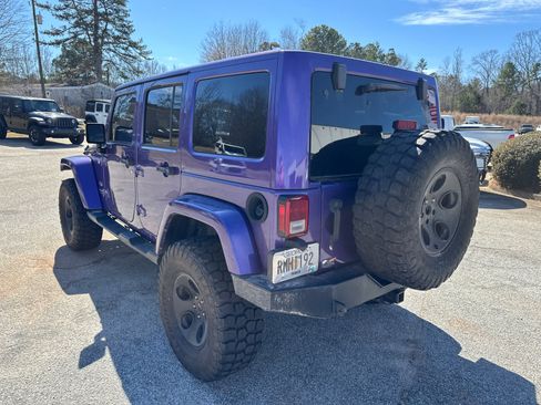 Used 2017 Jeep Wrangler Unlimited Sahara w/ Max Tow Package image 7