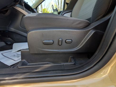 Used 2014 Ford Escape SE image 9