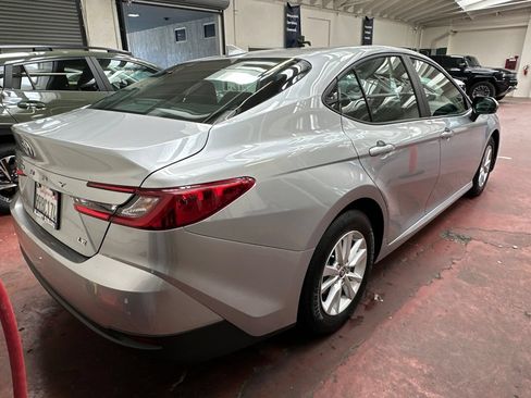 Used 2025 Toyota Camry LE w/ Convenience Package FWD image 5