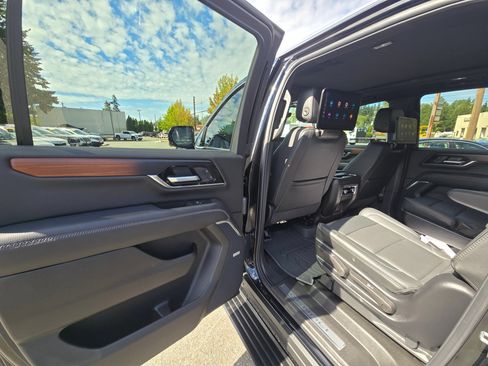 Used 2026 GMC Yukon XL Denali w/ Denali Reserve Package AWD/4WD image 15