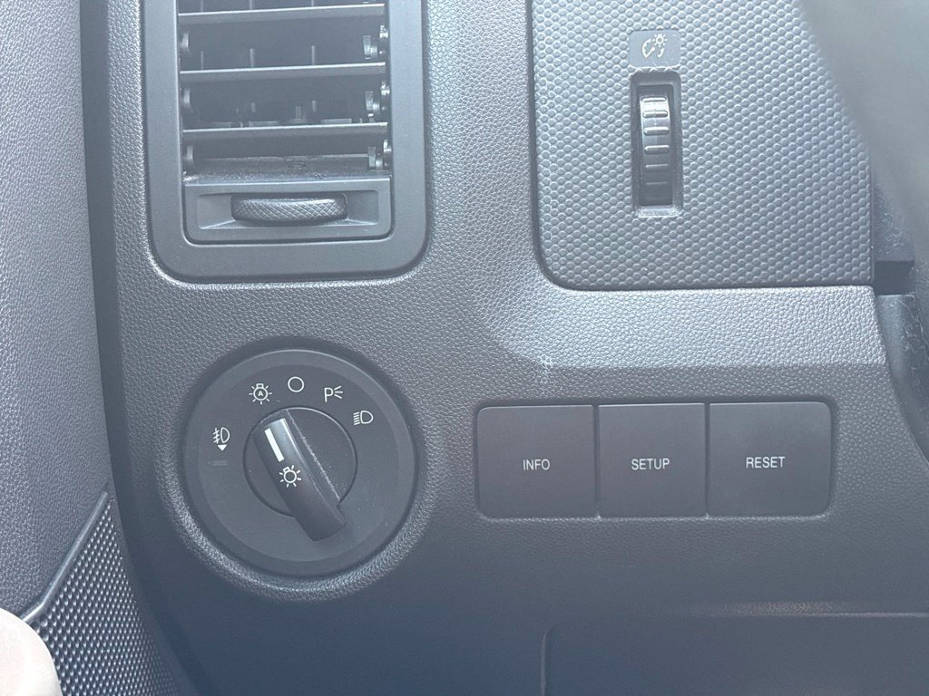 Used 2011 Ford Escape XLT w/ 203A Rapid Spec Order Code FWD image 29