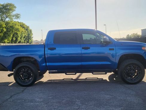 Used 2018 Toyota Tundra SR5 w/ SR5 Upgrade Package AWD/4WD image 11