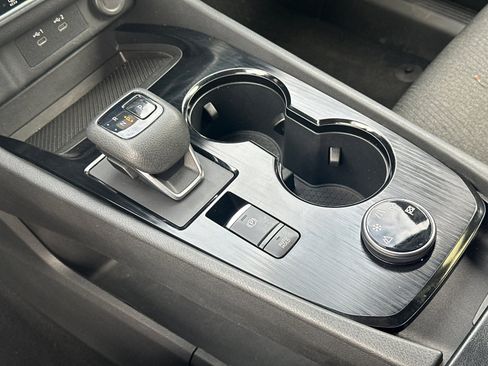 Used 2024 Nissan Rogue SV image 30