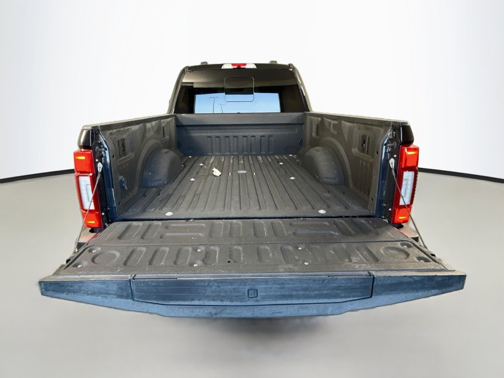 Used 2020 Ford F250 Platinum w/ FX4 Off-Road Package AWD/4WD image 27