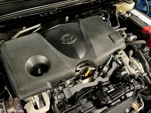 Certified 2020 Toyota Camry LE image 32