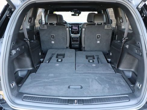 Used 2025 Jeep Grand Cherokee L Altitude AWD/4WD image 36