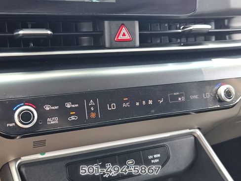 Used 2025 Kia Carnival FWD image 20