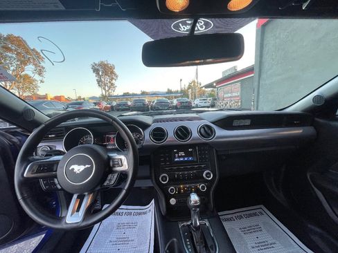 Used 2015 Ford Mustang Coupe image 10