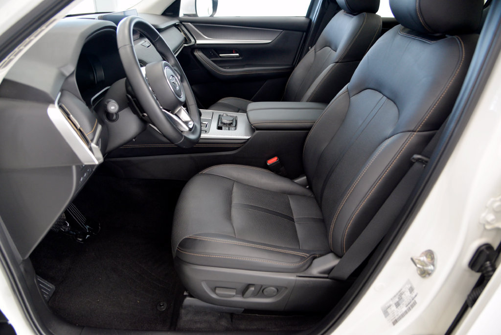 Certified 2024 MAZDA CX-90 Plug-In Hybrid w/ Premium Pkg AWD/4WD image 15