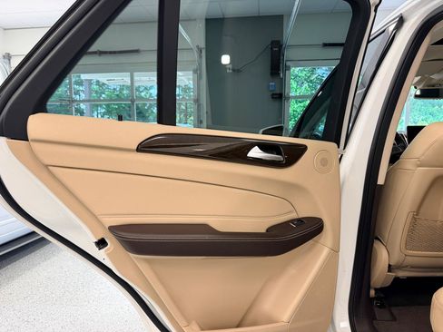 Used 2018 Mercedes-Benz GLE 350 image 22