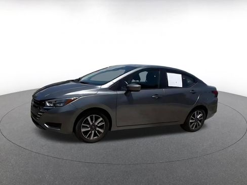 Used 2025 Nissan Versa SV FWD image 8