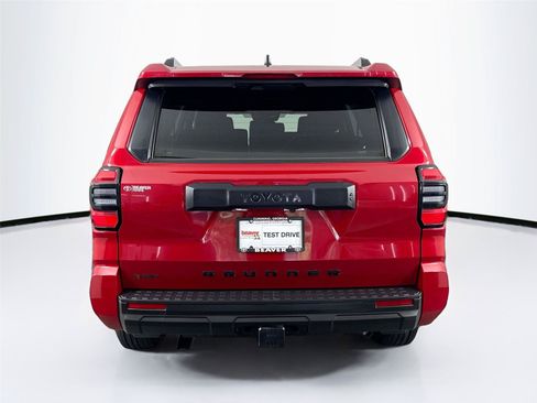 Certified 2025 Toyota 4Runner SR5 AWD/4WD image 11