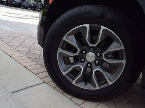 Used 2022 Chevrolet Suburban LT RWD image 81