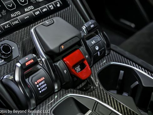 Used 2024 Lamborghini Urus Performante image 39