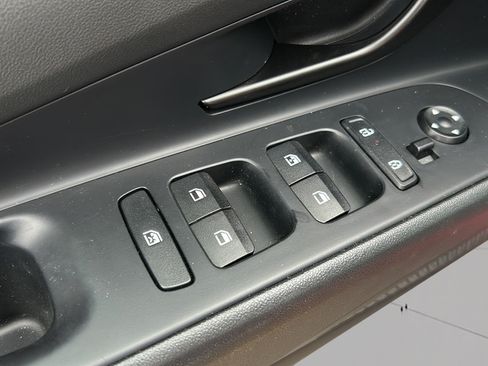 Used 2025 Hyundai Elantra Sport FWD image 29