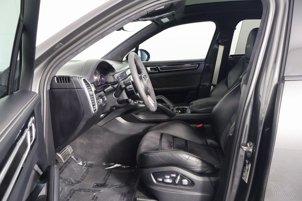 Used 2021 Porsche Cayenne GTS AWD/4WD image 10