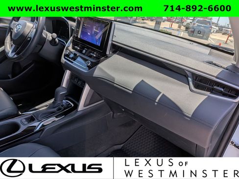 Used 2023 Toyota Corolla Cross XLE w/ Convenience Package AWD/4WD image 6