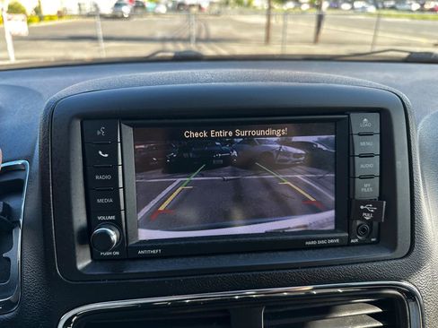 Used 2019 Dodge Grand Caravan SE image 13