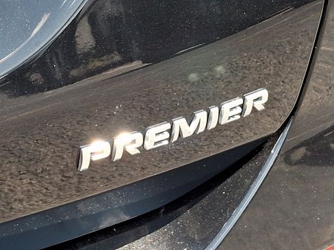 Used 2021 Chevrolet Equinox Premier FWD image 31