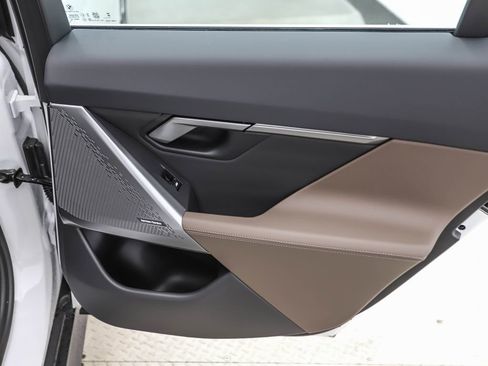 Certified 2025 BMW 530i xDrive 530i xDrive w/ Premium Package image 23