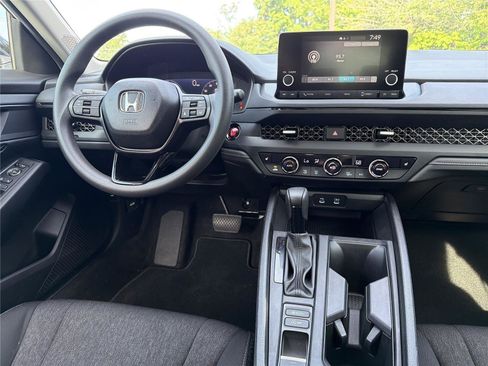 Used 2025 Honda Accord SE image 10