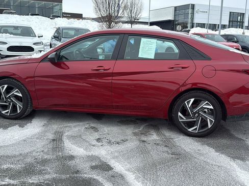 Used 2025 Hyundai Elantra Sport FWD image 10