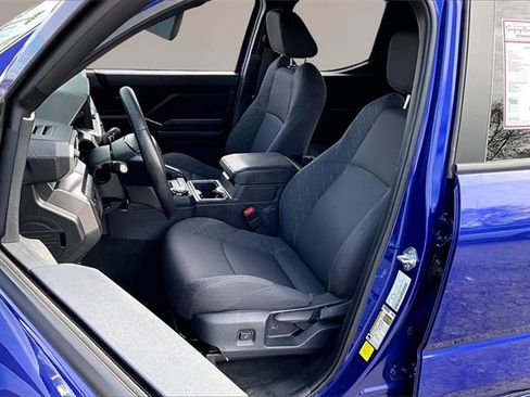 Used 2025 Toyota Tacoma SR5 image 18