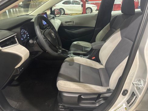 Certified 2025 Toyota Corolla LE FWD image 40