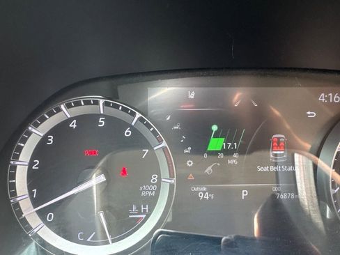 Used 2022 Toyota Highlander XLE FWD image 12