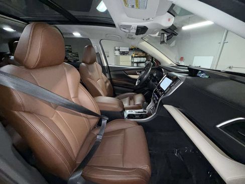 Used 2022 Subaru Ascent Touring AWD/4WD image 14