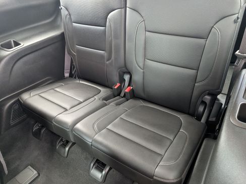 Used 2023 GMC Acadia SLT AWD/4WD image 29