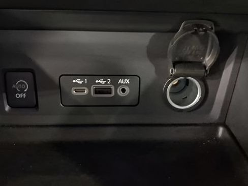 Used 2025 Nissan Sentra SV w/ All-Weather Package FWD image 32