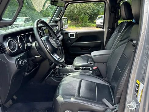 Used 2021 Jeep Wrangler Unlimited Sahara AWD/4WD image 2