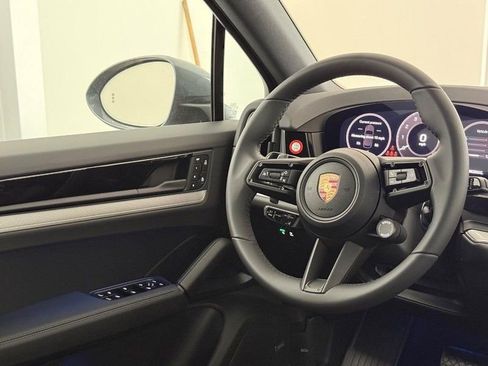 New 2026 Porsche Cayenne image 16