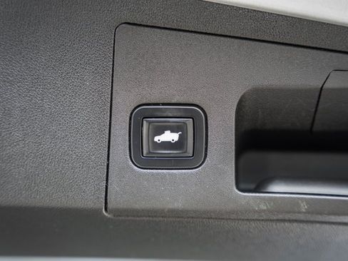 Used 2018 Cadillac XT5 Premium Luxury image 12