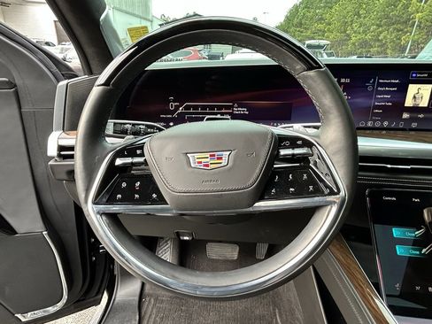 Used 2025 Cadillac Escalade ESV Sport Platinum image 12