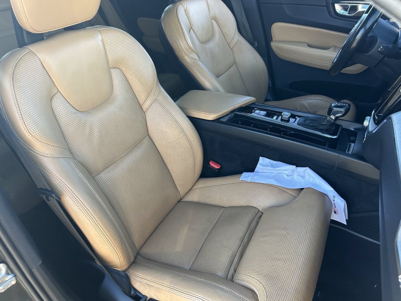 Used 2018 Volvo XC60 T6 Inscription w/ Luxury Seat Package AWD/4WD image 12