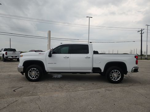 Used 2024 Chevrolet Silverado 2500 LTZ w/ LTZ Premium Package AWD/4WD image 4