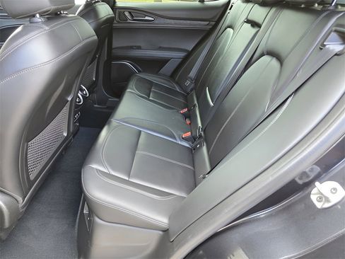 Used 2022 Alfa Romeo Stelvio Sprint image 16