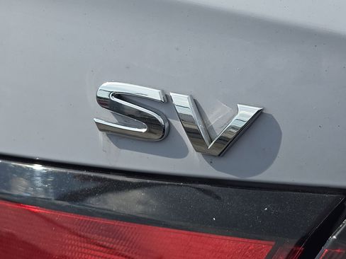 Used 2024 Nissan Versa SV w/ Trunk Package image 5