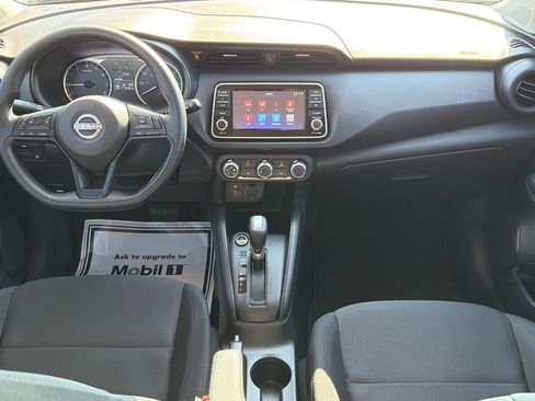 Certified 2025 Nissan Kicks Play S image 11